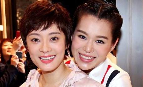 明星經(jīng)紀(jì):周瑩與胡詠梅同框曬照 網(wǎng)友贊胡杏兒產(chǎn)后恢復(fù)真快
