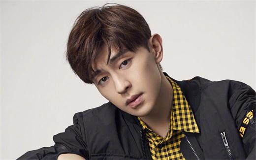 演員鄧倫拍廣告價(jià)格是多少？鄧倫廣告代言費(fèi)是多少？